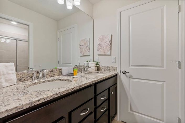 Image No.29-10 Bed Property for sale