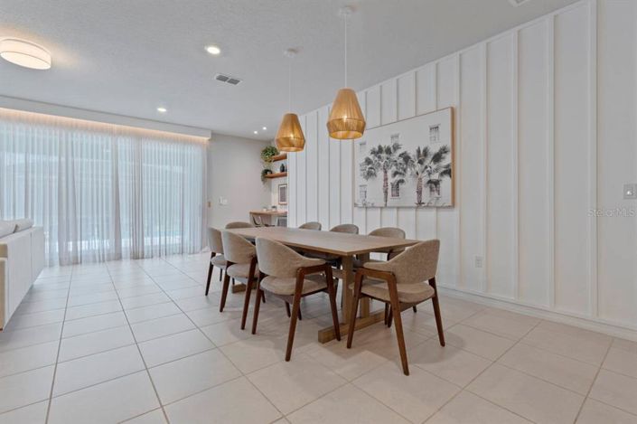 Image No.4-10 Bed Property for sale