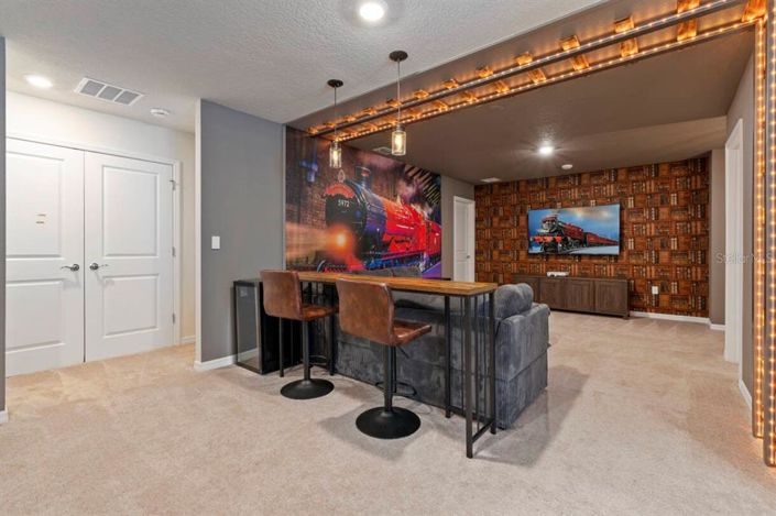 Image No.43-10 Bed Property for sale