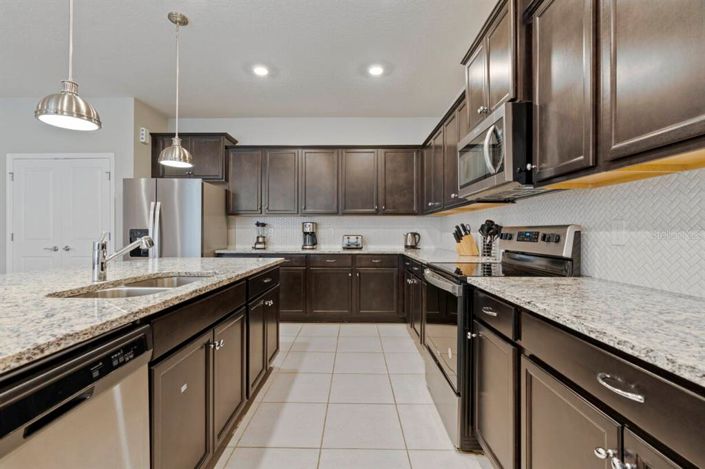 Image No.7-10 Bed Property for sale