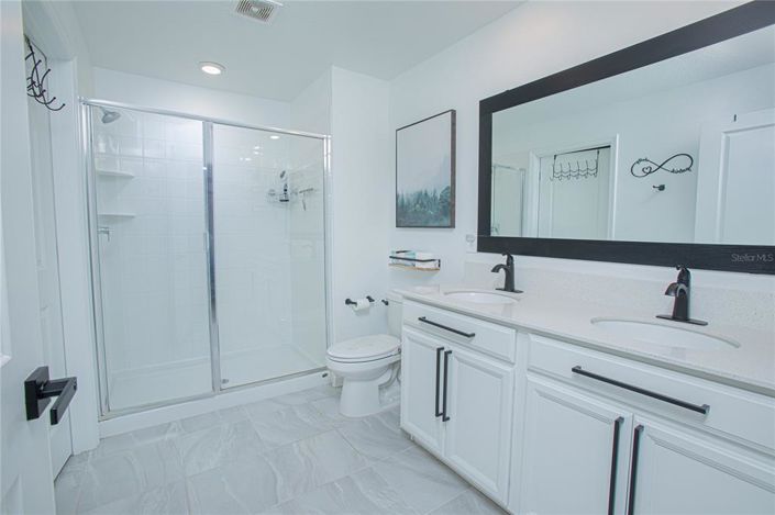 Image No.17-3 Bed Property for sale