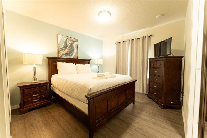 Image No.13-9 Bed Property for sale