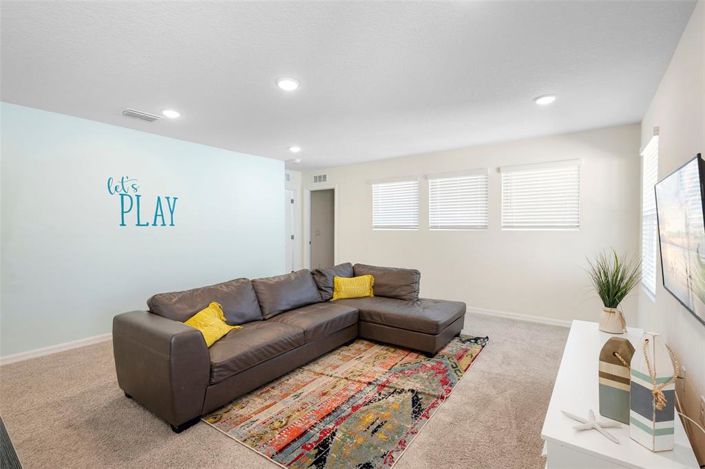 Image No.17-7 Bed Property for sale