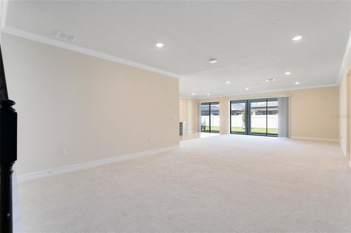 Image No.14-6 Bed Property for sale