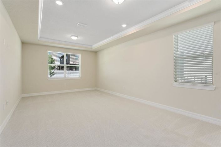 Image No.16-6 Bed Property for sale