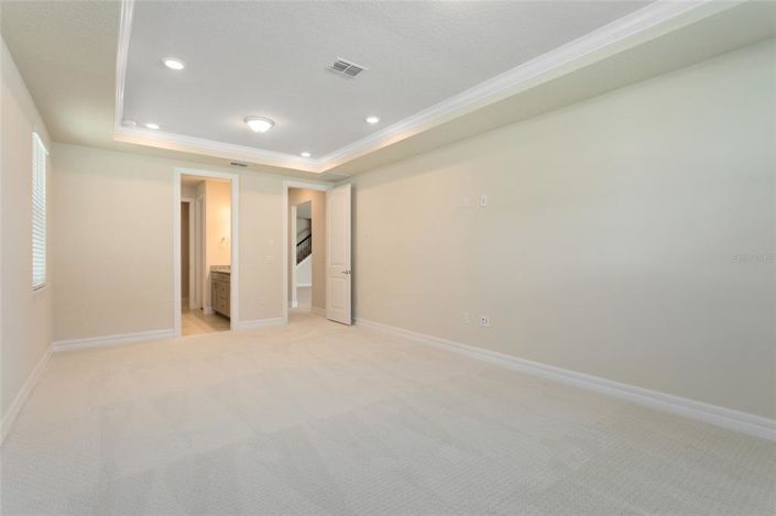 Image No.18-6 Bed Property for sale