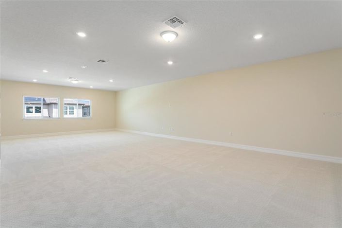 Image No.30-6 Bed Property for sale