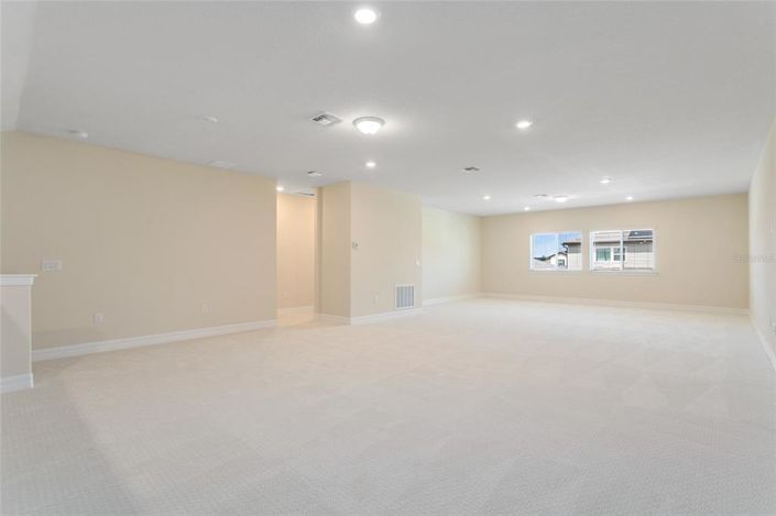 Image No.32-6 Bed Property for sale