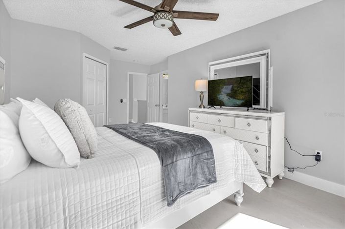 Image No.10-4 Bed Townhouse for sale