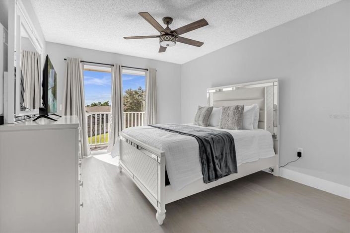 Image No.12-4 Bed Townhouse for sale