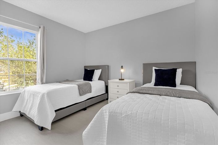 Image No.17-4 Bed Townhouse for sale