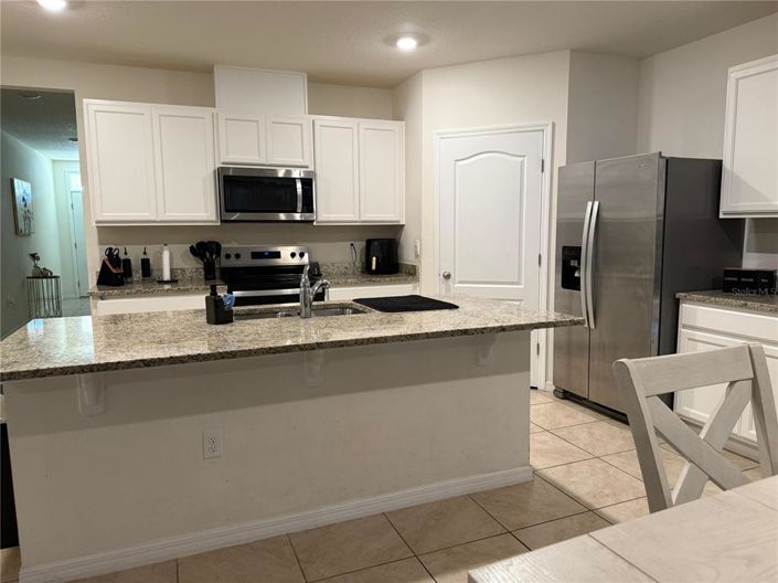 Image No.4-4 Bed Property for sale