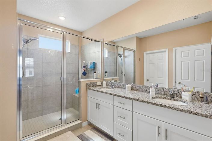 Image No.32-4 Bed Property for sale