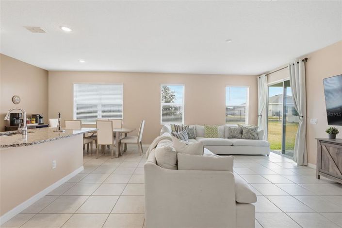 Image No.4-4 Bed Property for sale