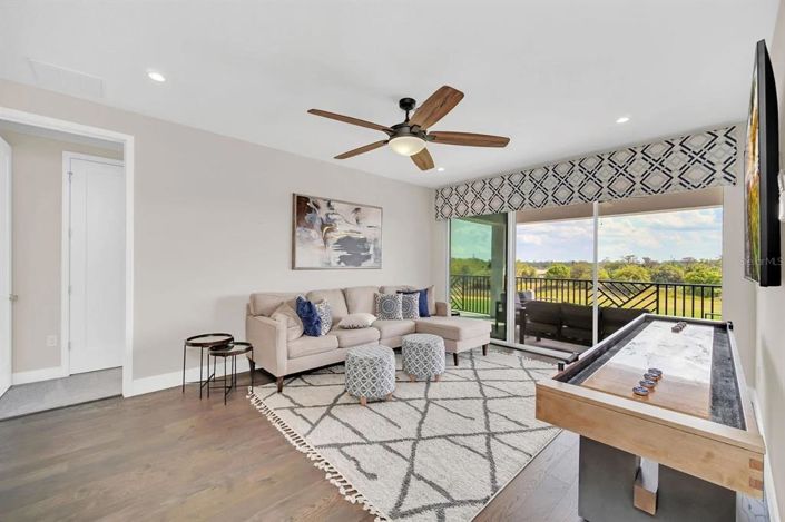 Image No.18-6 Bed Property for sale