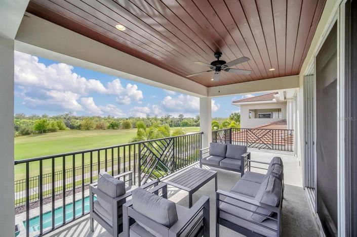 Image No.20-6 Bed Property for sale