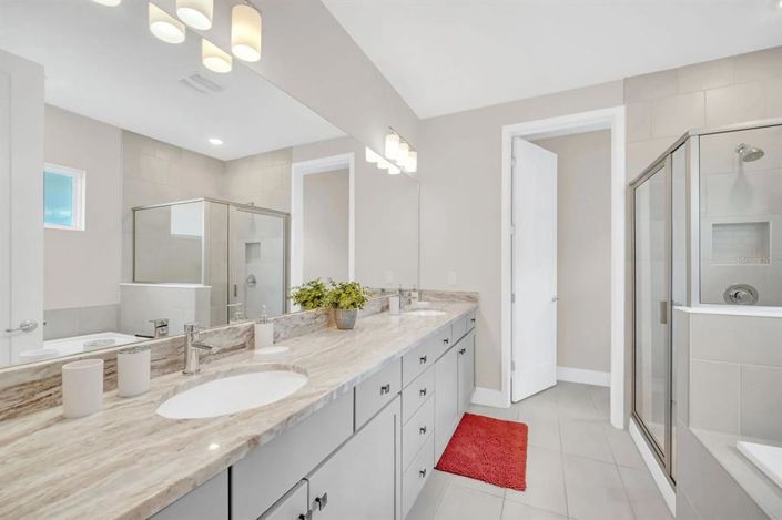 Image No.44-6 Bed Property for sale