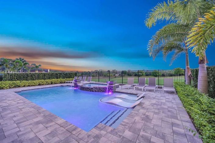 Image No.53-6 Bed Property for sale