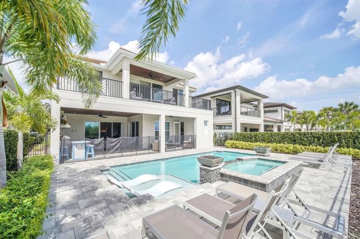 Image No.54-6 Bed Property for sale