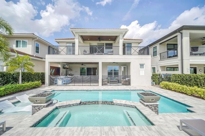 Image No.56-6 Bed Property for sale