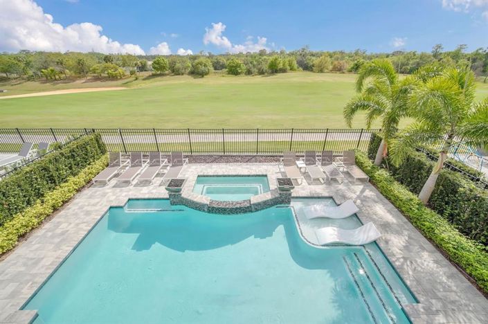 Image No.58-6 Bed Property for sale