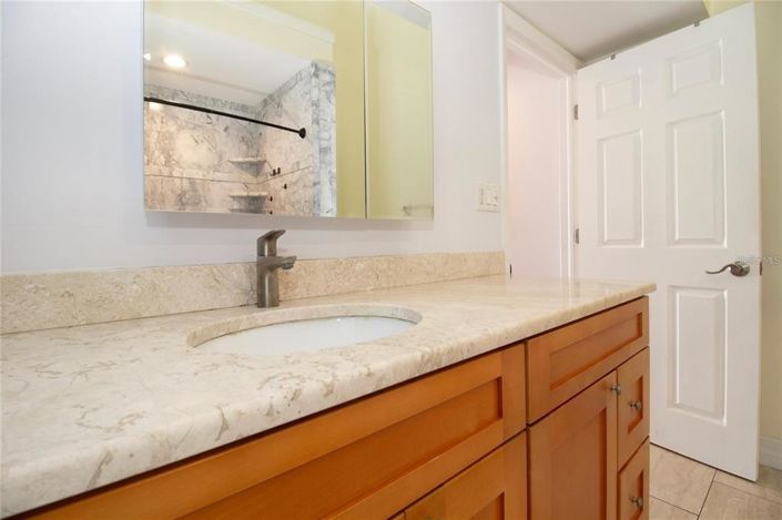 Image No.20-2 Bed Townhouse for sale