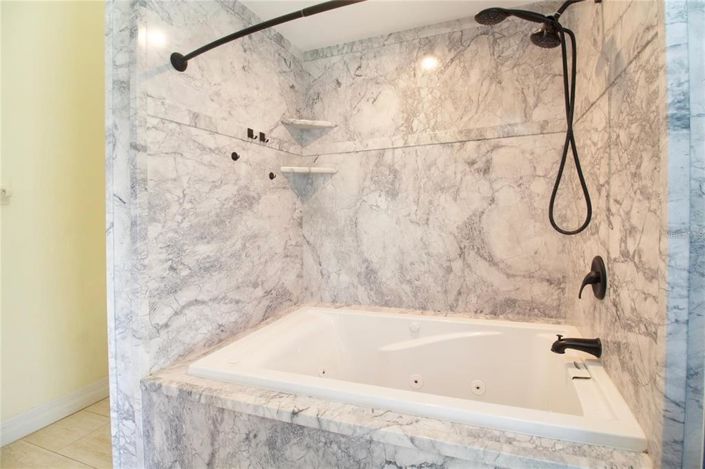 Image No.21-2 Bed Townhouse for sale