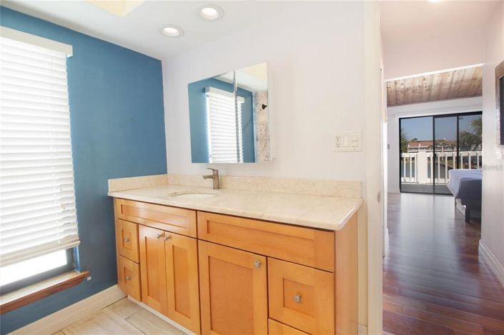 Image No.22-2 Bed Townhouse for sale