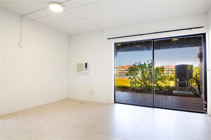 Image No.29-2 Bed Townhouse for sale