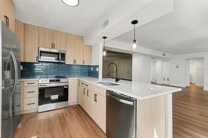 Image No.10-2 Bed Property for sale