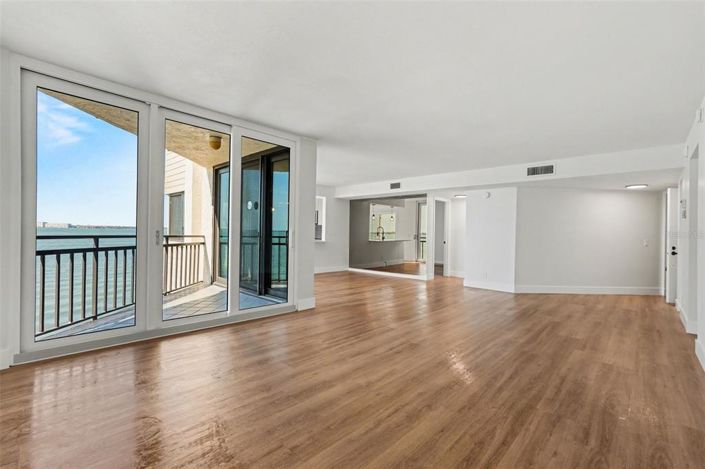 Image No.3-2 Bed Property for sale