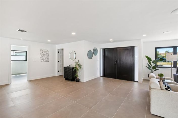 Image No.11-4 Bed Property for sale