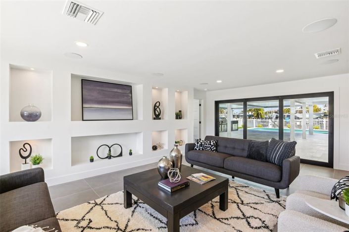 Image No.16-4 Bed Property for sale