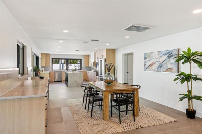 Image No.17-4 Bed Property for sale