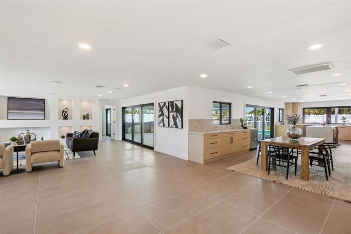 Image No.20-4 Bed Property for sale