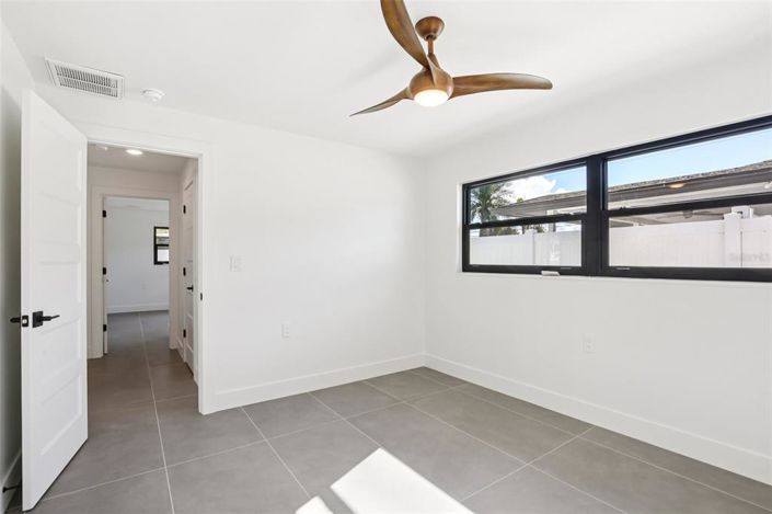 Image No.27-4 Bed Property for sale