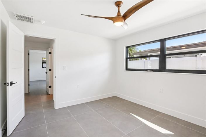 Image No.30-4 Bed Property for sale