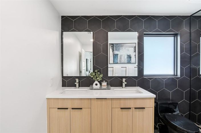 Image No.38-4 Bed Property for sale