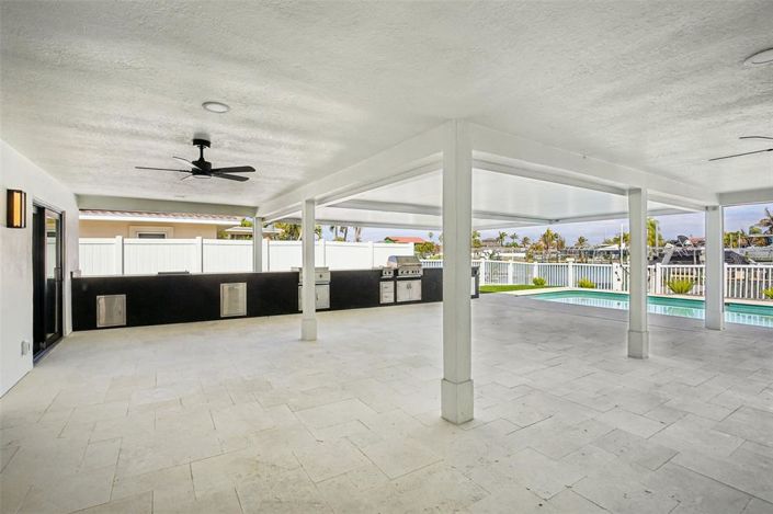 Image No.45-4 Bed Property for sale