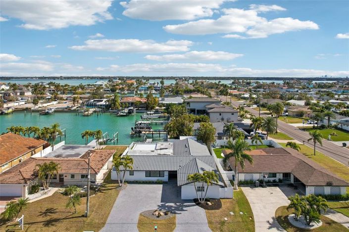 Image No.50-4 Bed Property for sale