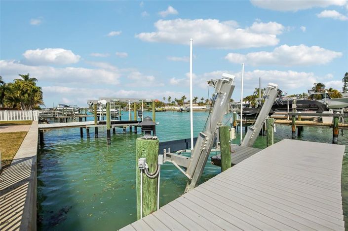 Image No.6-4 Bed Property for sale