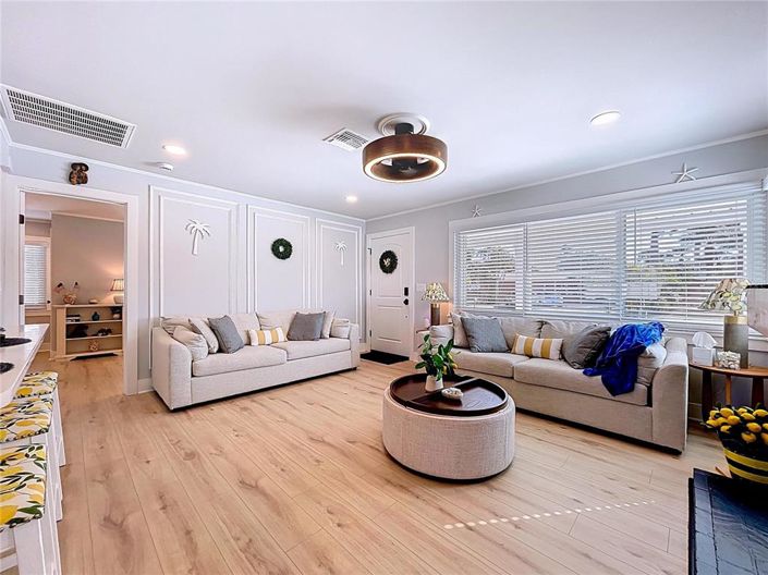 Image No.10-3 Bed Property for sale