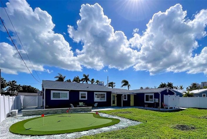 Image No.40-3 Bed Property for sale