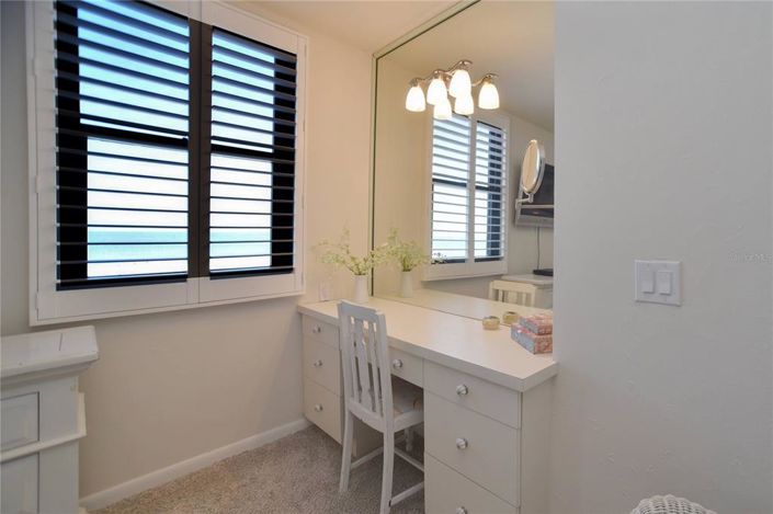 Image No.11-2 Bed Property for sale