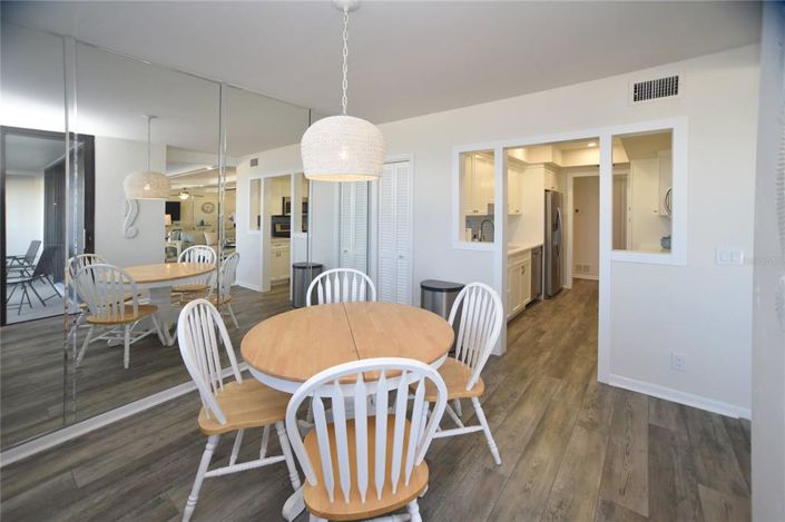 Image No.28-2 Bed Property for sale