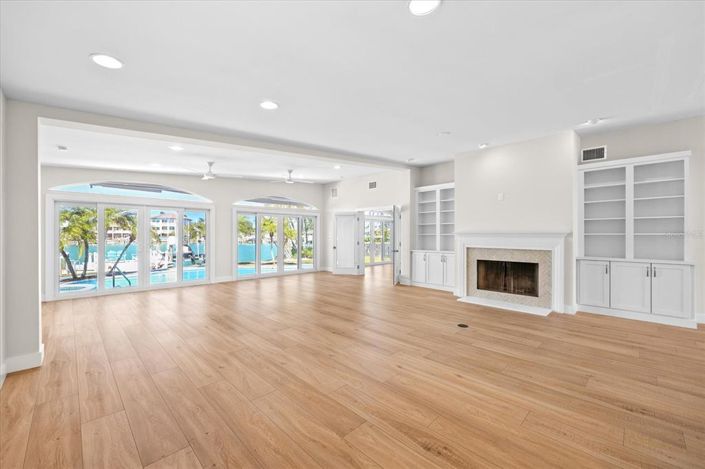 Image No.20-3 Bed Property for sale