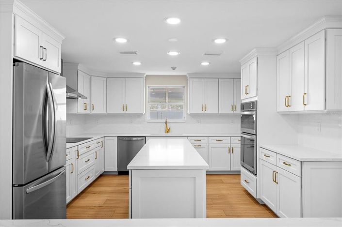 Image No.28-3 Bed Property for sale