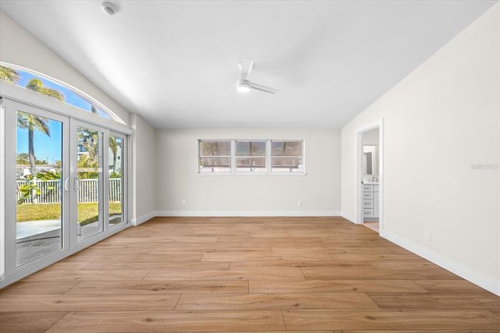 Image No.42-3 Bed Property for sale