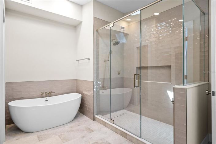 Image No.45-3 Bed Property for sale