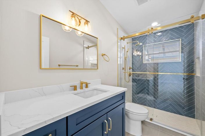 Image No.52-3 Bed Property for sale